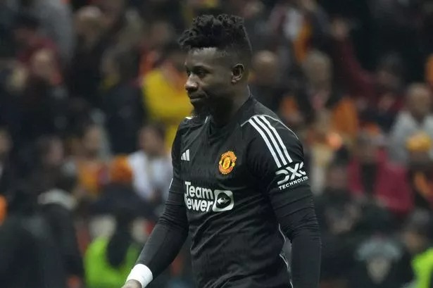 แมนเชสเตอร์ยูไนเต็ดเตรียมยื่นข้อเสนอ 51 ล้านปอนด์เพื่อคว้าตัว Kaua Santos ผู้รักษาประตูของ Eintracht Frankfurt เพื่อมาเป็นตัวแทนของ Andre Onana