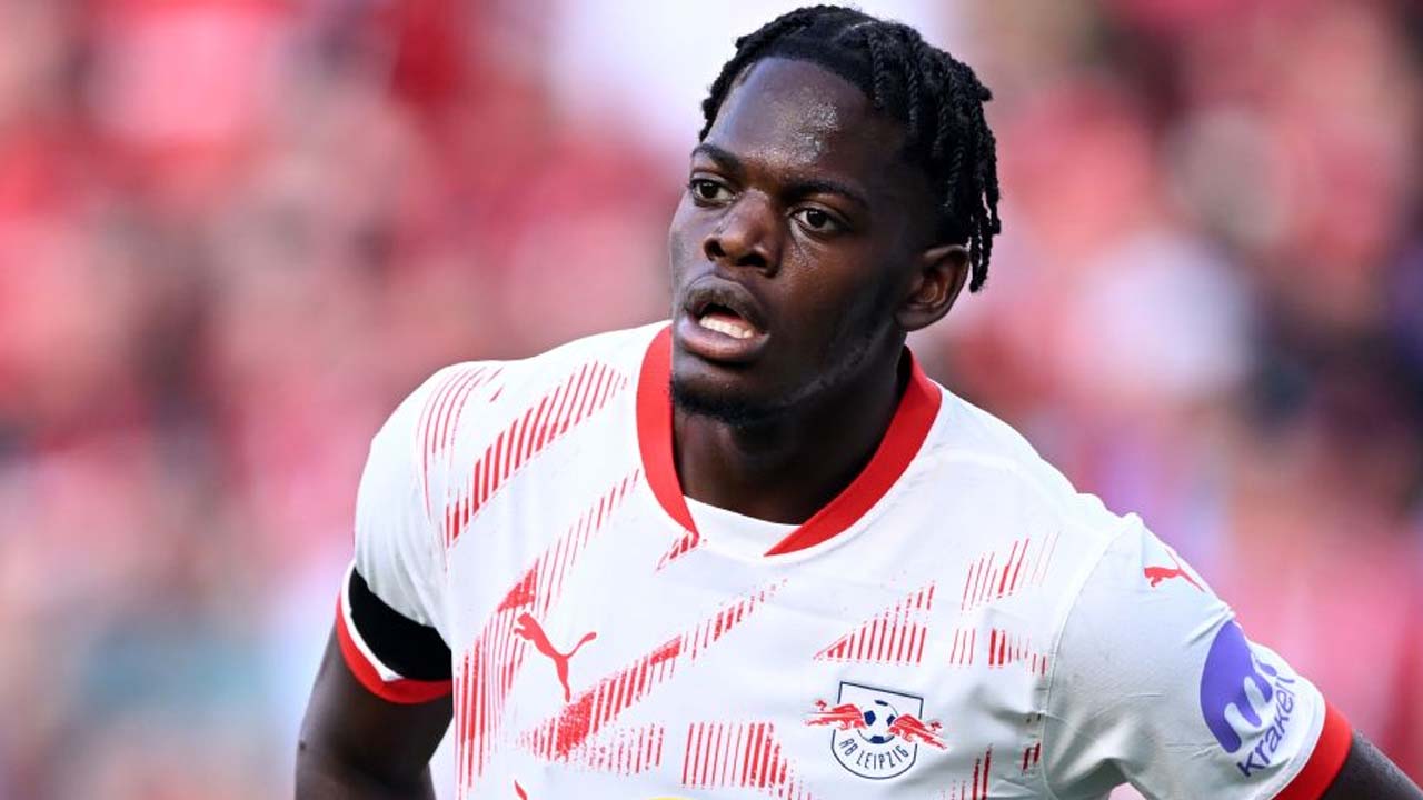 สิงห์บลู นำหน้าในการไล่ล่าฤดูหนาว เหนือลิเวอร์พูล สำหรับกองหลังที่สมบูรณ์แบบ