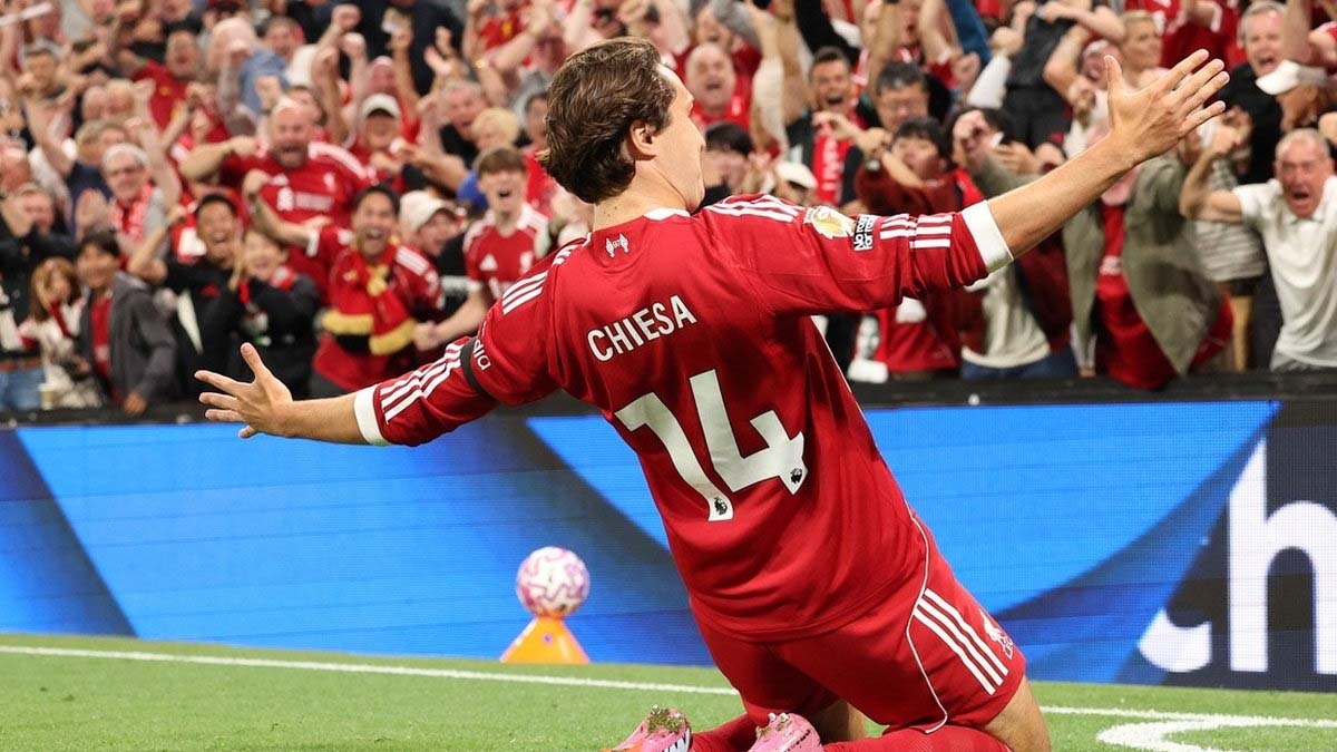 การย้ายทีมของลิเวอร์พูลสองสโมสร สอบถามเกี่ยวกับเฟเดริโก้ เคียซ่า กองหน้าของทีมหงส์แดง