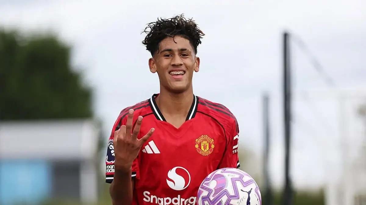 เจเจ กาเบรียล ดาวรุ่งวัยทีนของแมนฯ ยูไนเต็ด สร้างประวัติศาสตร์ รูเบน อโมริม จะให้โอกาสดาวรุ่งพรสวรรค์สูงวัยคนนี้ลงประเดิมสนามในทีมชุดใหญ่เมื่อไหร่