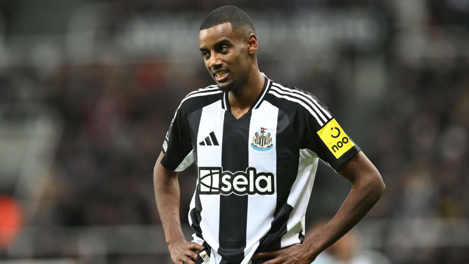 เล็กซานเดอร์ อิซัค อาจทำให้ลิเวอร์พูลต้องเปลี่ยนธรรมเนียมในเดือนมกราคม ท่ามกลางการแย่งชิงตัวนักเตะมูลค่า 65 ล้านปอนด์จากแมนเชสเตอร์ ซิตี้