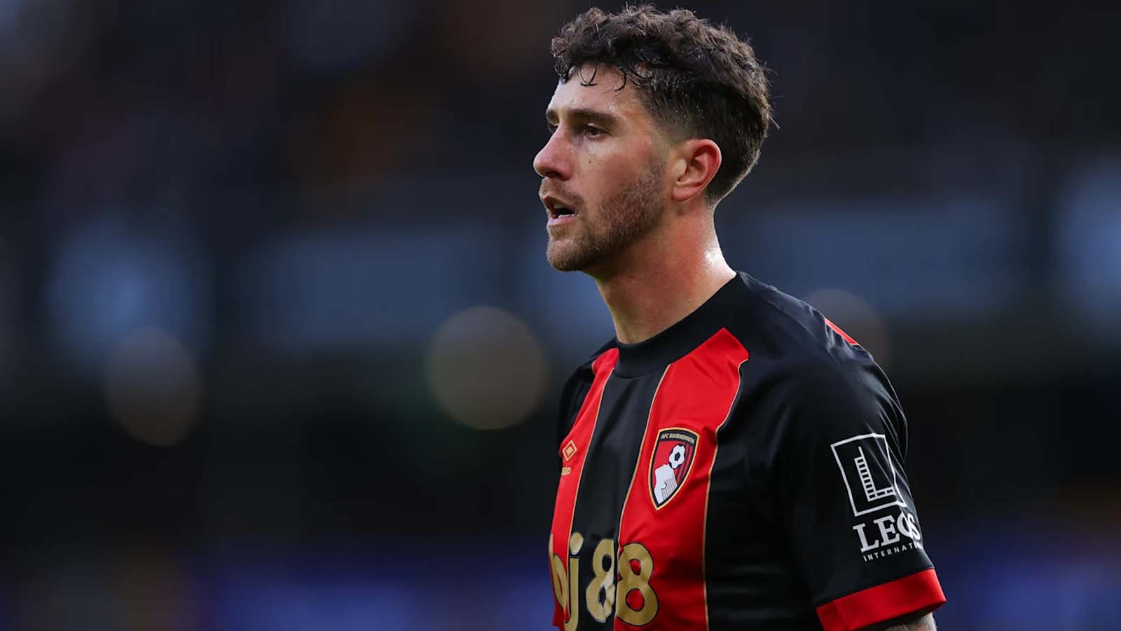 บาร์เซโลนาเตรียมเป็นคู่แข่งกับแอตเลติโก มาดริด ในการแย่งตัวนักเตะวัย 28 ปีจากพรีเมียร์ลีก หลังได้รับ การตอบรับ การย้ายทีม