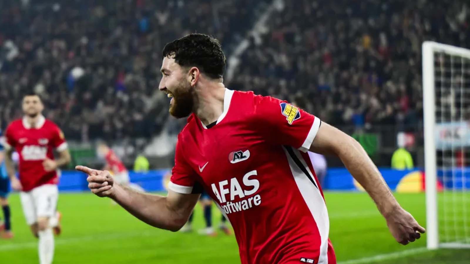  โลส บลังโกส กำลังแย่งตัวกับบาร์เซโลนาและแมนฯ ยูไนเต็ด ด้วยค่าตัว 52 ล้านปอนด์ เพื่อคว้าตัว เปดรีคนใหม่