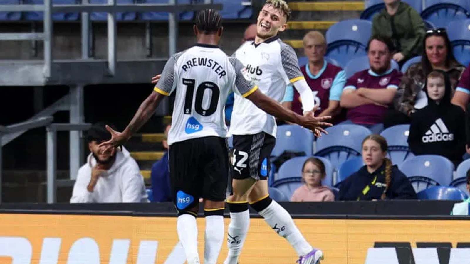 ลีดส์ ยูไนเต็ด ปีกของทีม มีแรงจูงใจสูง ที่จะย้ายออกจากเอลแลนด์ โร้ดในช่วงซัมเมอร์นี้