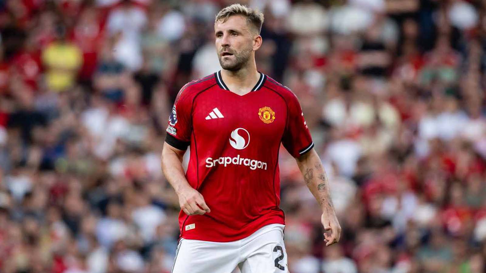 ปีศาจแดง พิจารณากองหลังอาร์เซนอล ในรายชื่อเป้าหมาย 4 คน