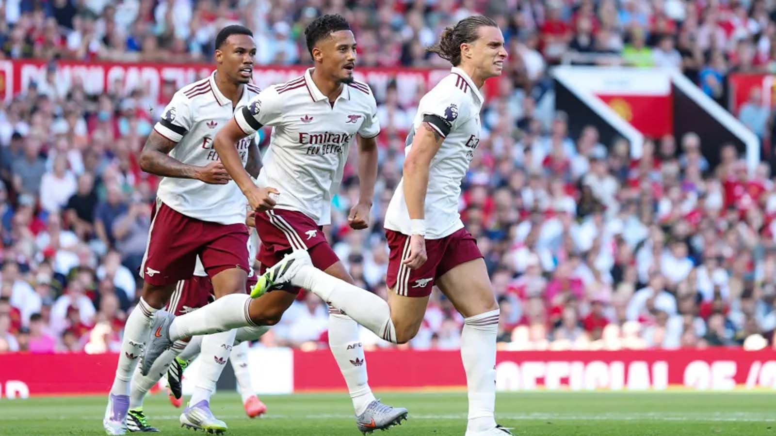  ดาวรุ่งพุ่งแรงที่ทำลายสถิติเป็นที่ต้องการของลอส บลังโกส แต่แมนเชสเตอร์ ยูไนเต็ด อาจเป็นคู่แข่งสำคัญ