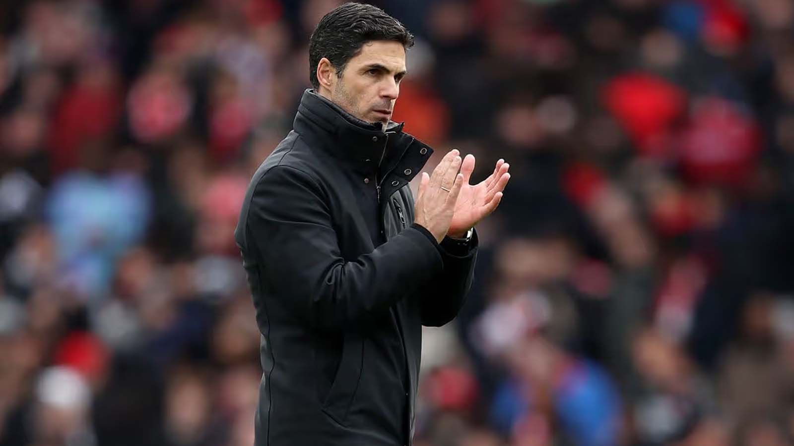 ทีมของมิเกล อาร์เตต้าต้องจ่ายค่าตัวมหาศาลสำหรับกองหลังพรีเมียร์ลีก ท่ามกลางการแข่งขันจากแมนเชสเตอร์ ซิตี้