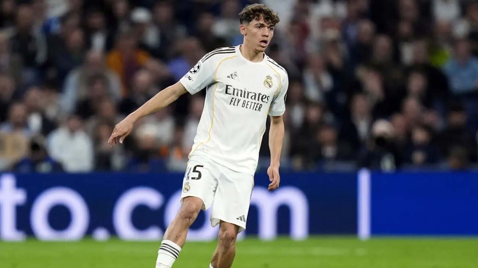  เรอัล มาดริด และบาร์เซโลนา กำลังแย่งชิงตัวนักเตะทีมชาติโมร็อกโกที่ฟอร์มตก