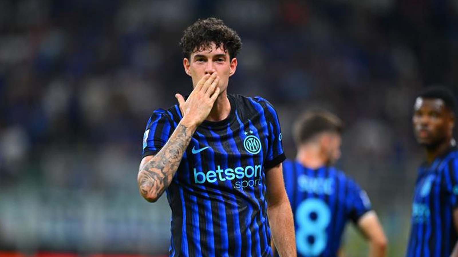  อเลสซานโดร บาสโตนี ส่งสัญญาณที่ชัดเจนและเป็นข่าวร้ายสำหรับลิเวอร์พูลและแมนเชสเตอร์ซิตี้