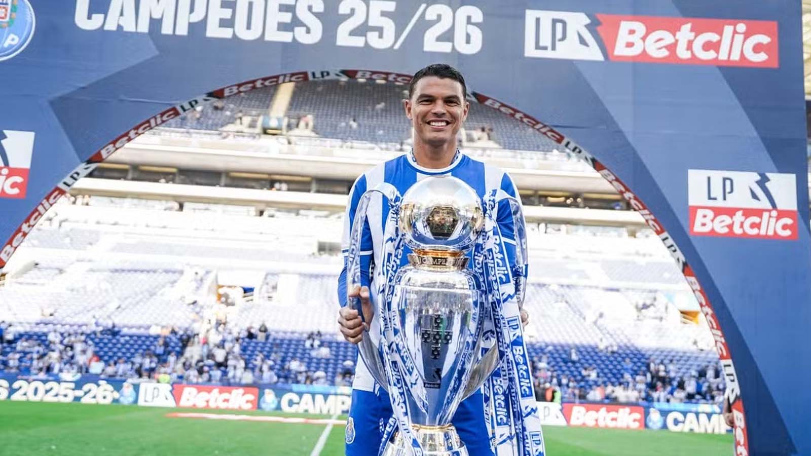 ติอาโก้ ซิลวา มีโอกาสกลับมาสแตมฟอร์ด บริดจ์ หลังมี สองตัวเลือกสำหรับตำนานชาวบราซิลรายนี้